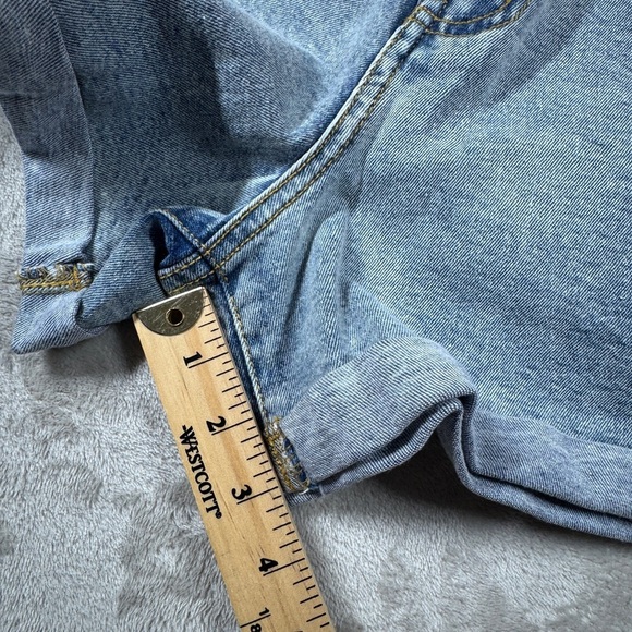 NWT WeWoreWhat Low Rise Rolled Light Vintage Distressed Denim Jean Shorts 26 - Picture 8 of 16